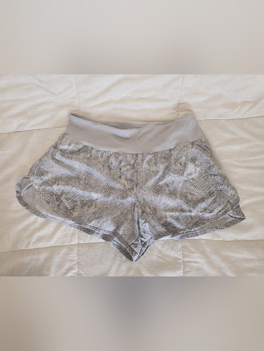 AVIA Light Purple Snakeskin Print Athletic Skort Built-In Shorts Size M (8-10)